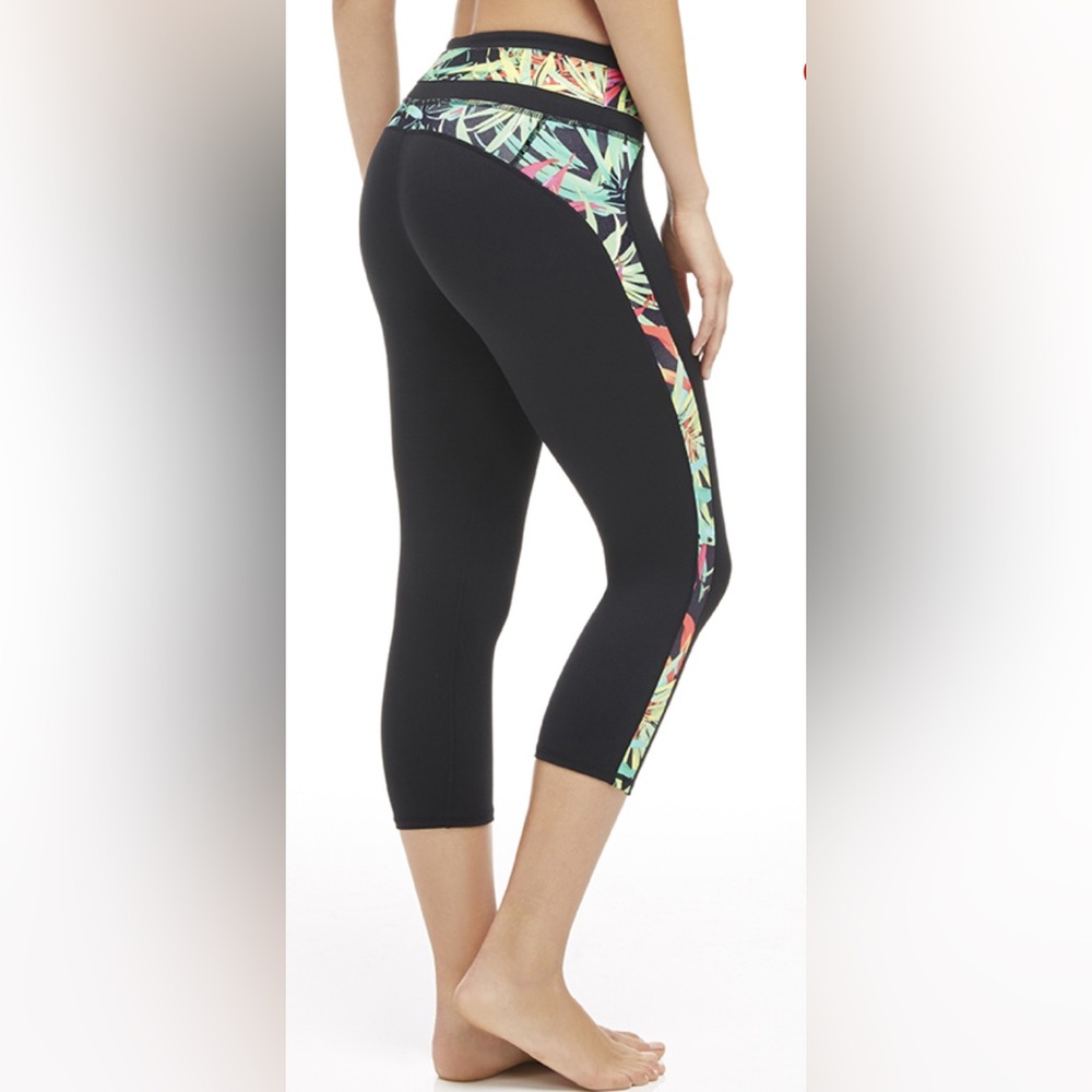 Fabletics Camacan Capri - Picture 3 of 7